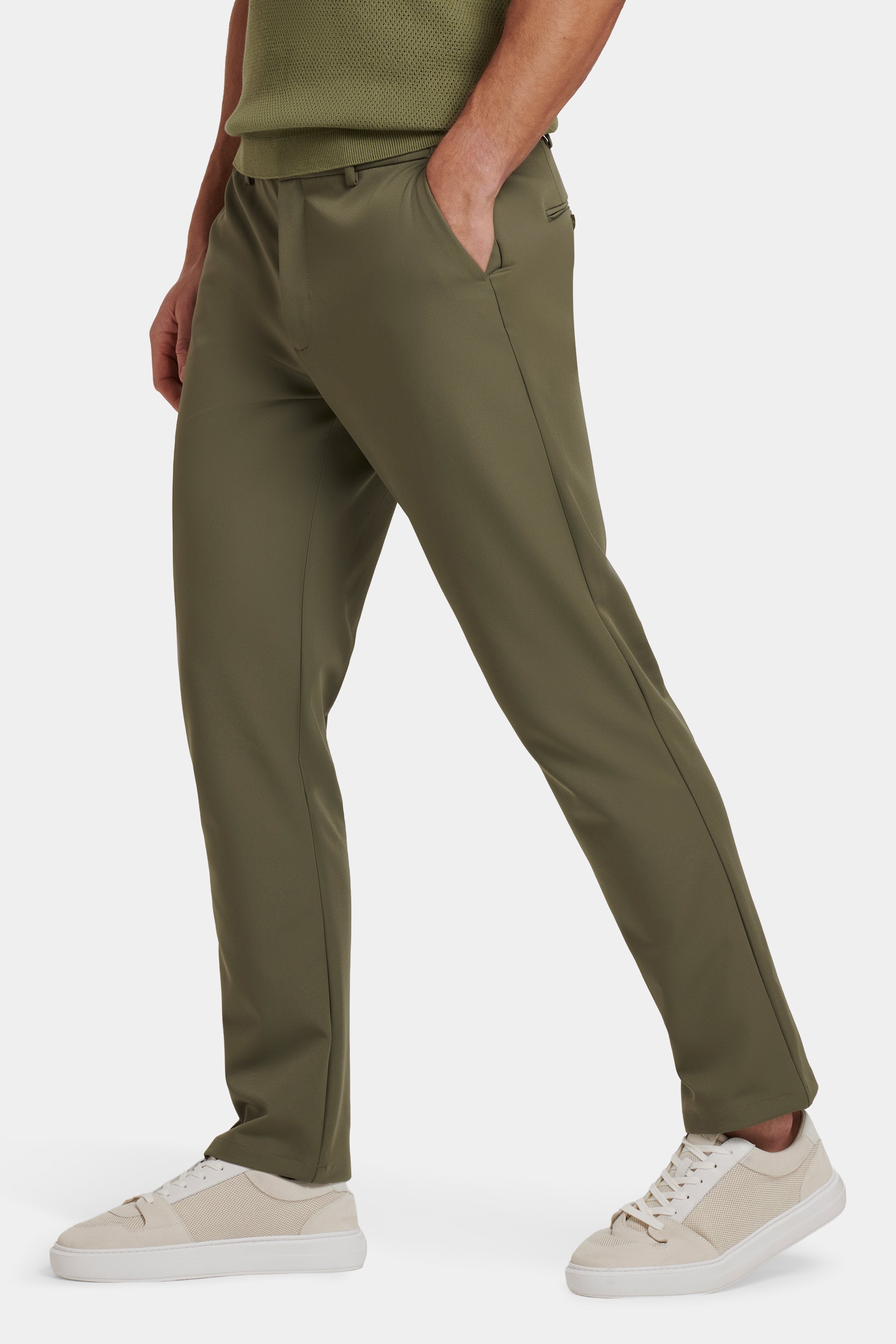 THE TECH PANTS LOOK SHARP