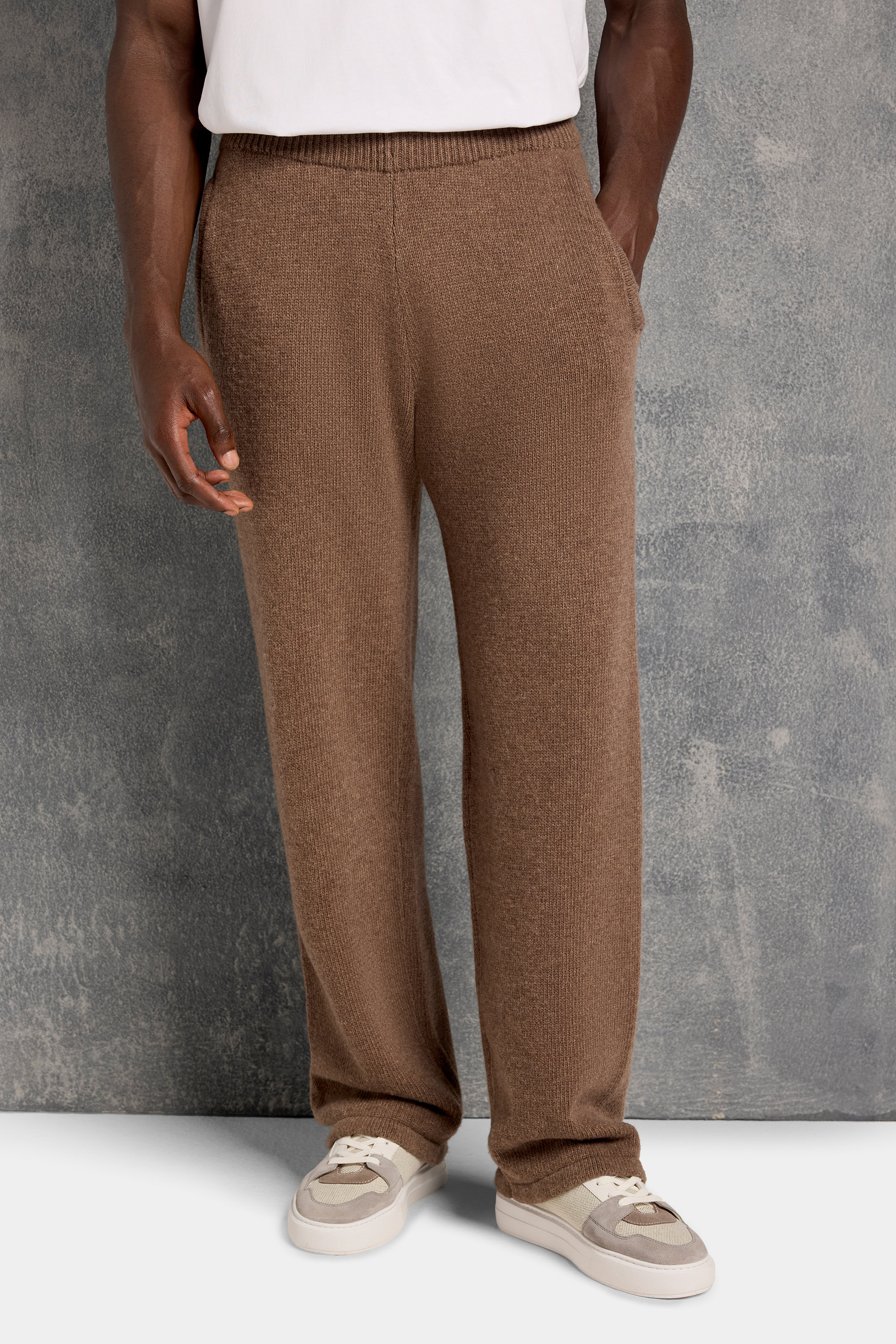 THE SAVONA JOGGER CLEAN SHAPE